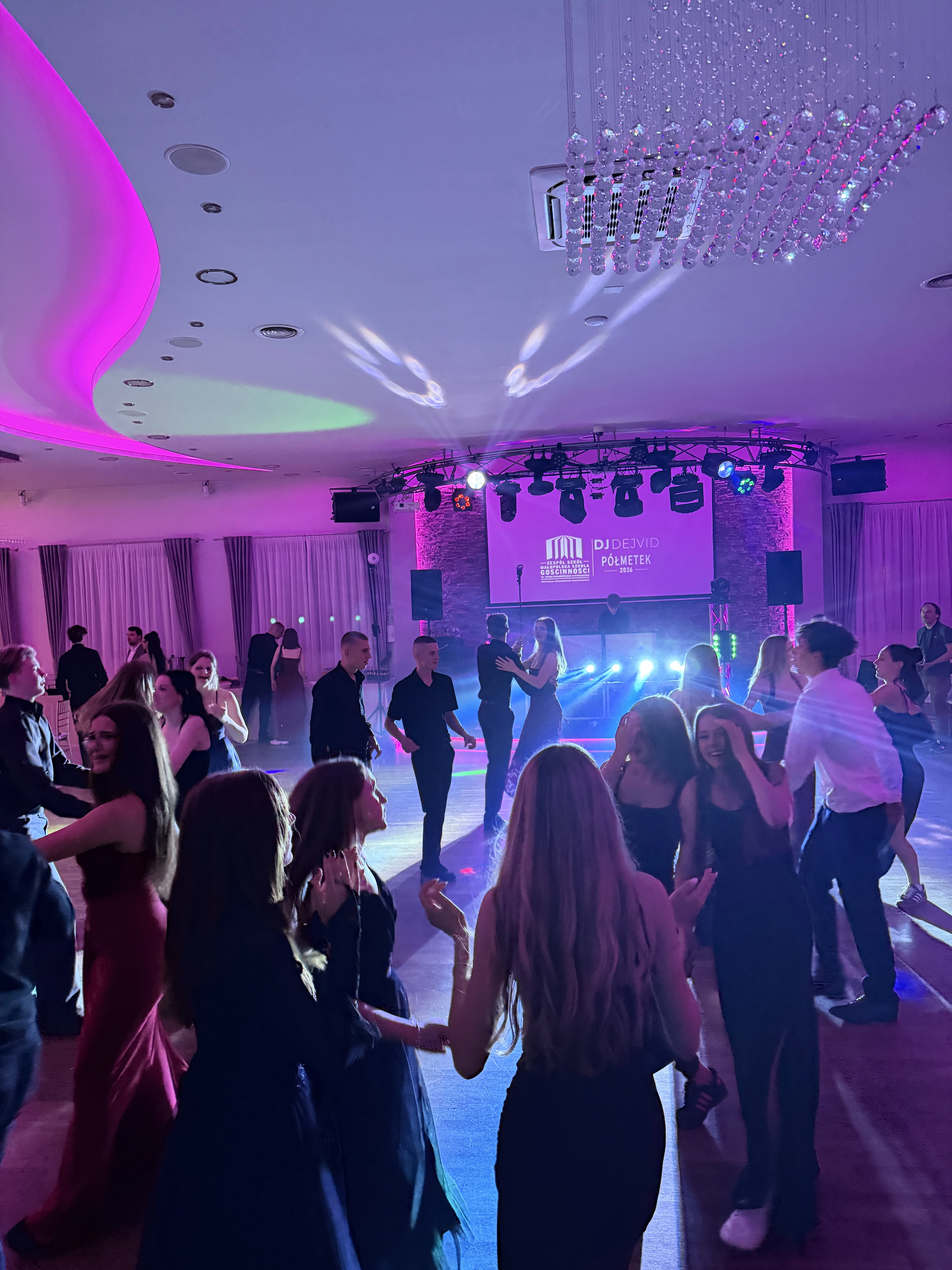 Impreza prowadzona przez DJa